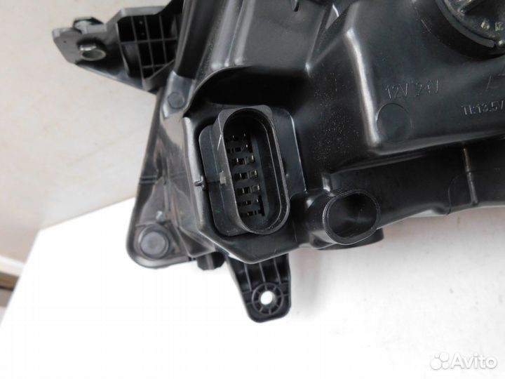 Фара правая Geely Atlas