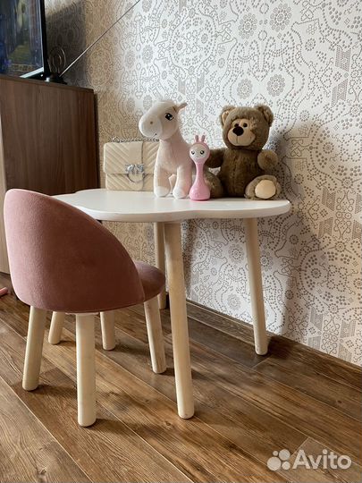 Детский стол и стульчик