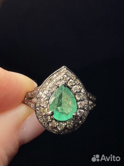 Серебряное кольцо с изумрудом