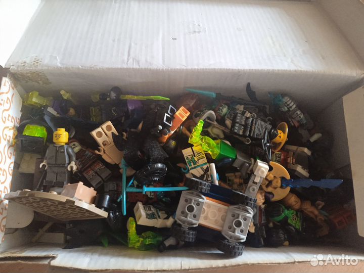 Коробка Lego