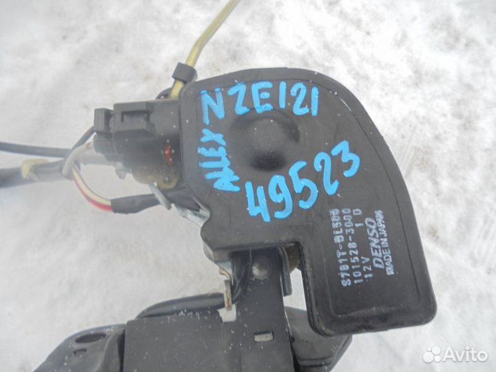 Замок крышки багажника Toyota Allex NZE121 1NZ-FE