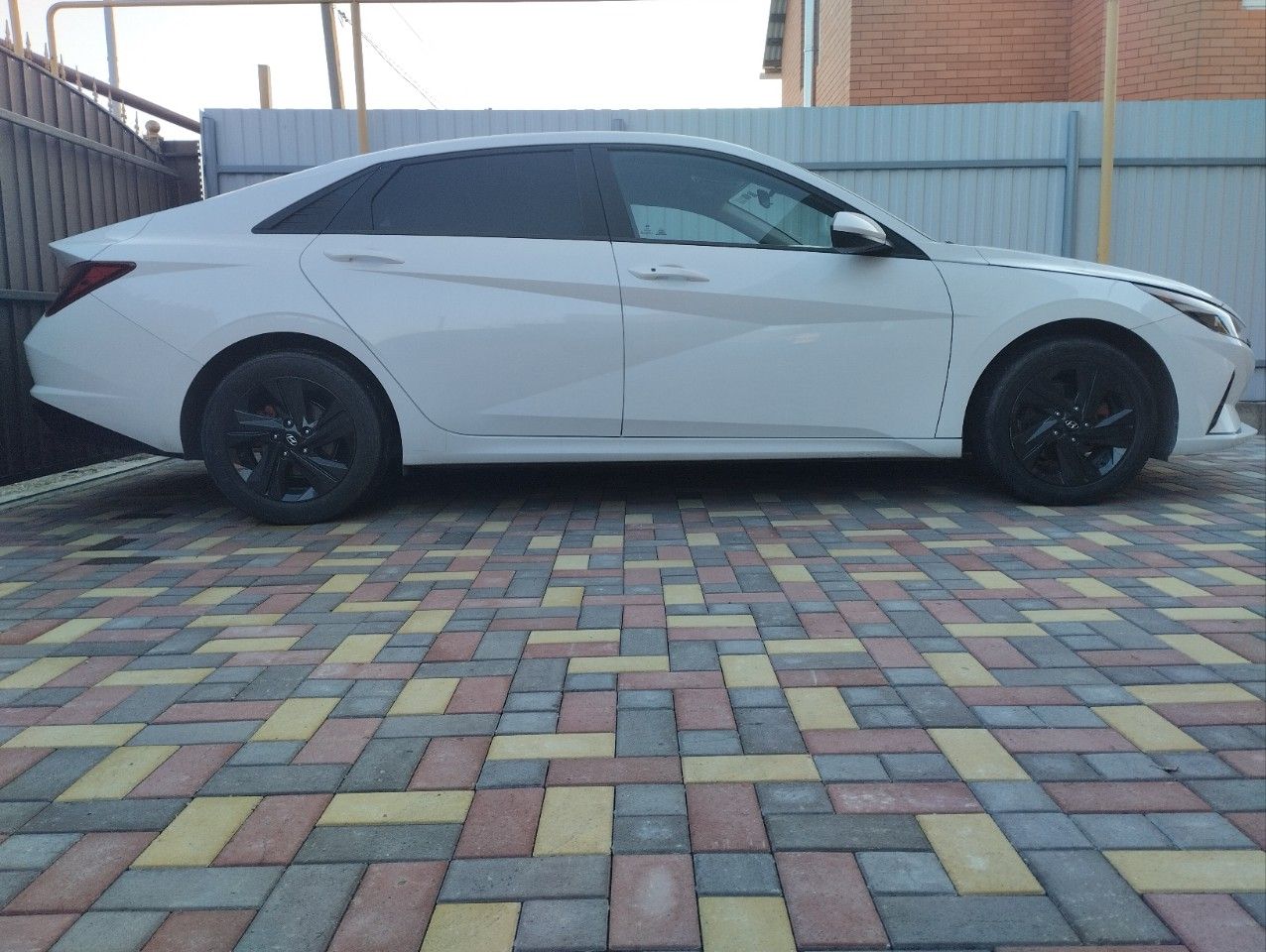 Hyundai Elantra: фото владельца