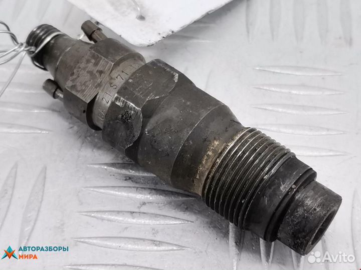 Форсунка BMW 5 E39 1999 STC2295