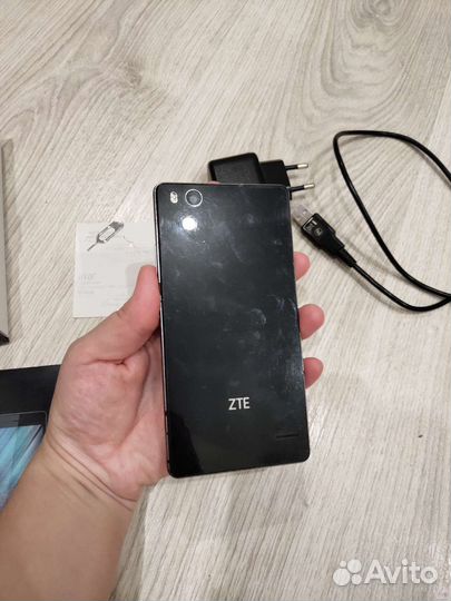 Телефон ZTE blade A476