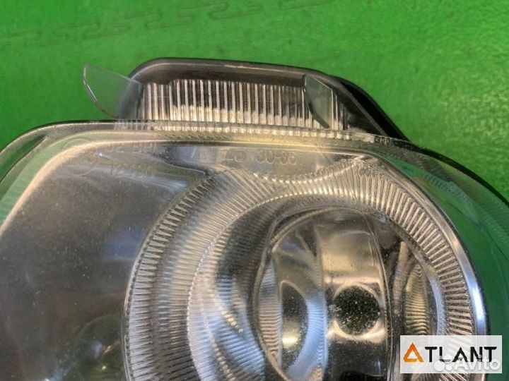 Туманка передняя левая toyota crown majesta