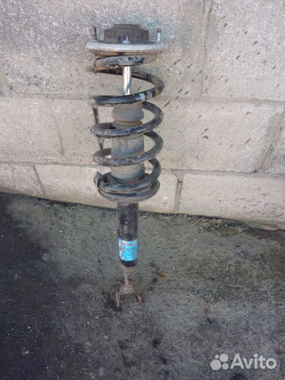 Audi A6 C5 амортизатор передний с пружиной