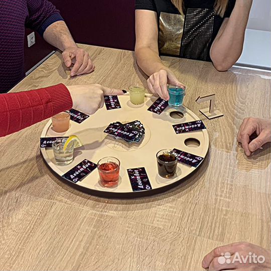 Настольная алкогра для компании. Подарок