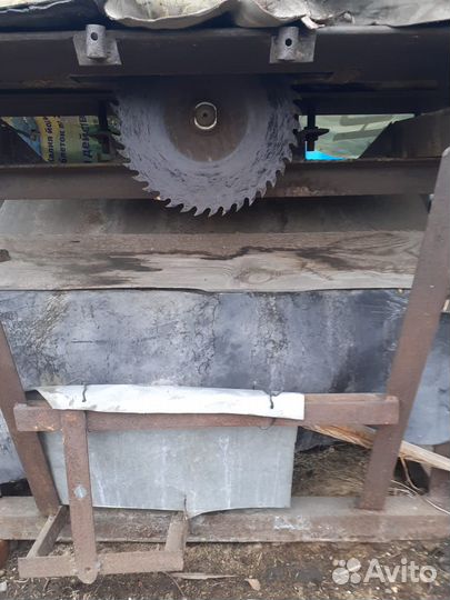 Циркулярный станок с бензиновым двигателем