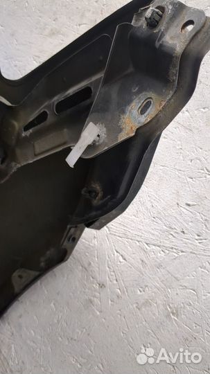 Крыло Lexus IS, 2008