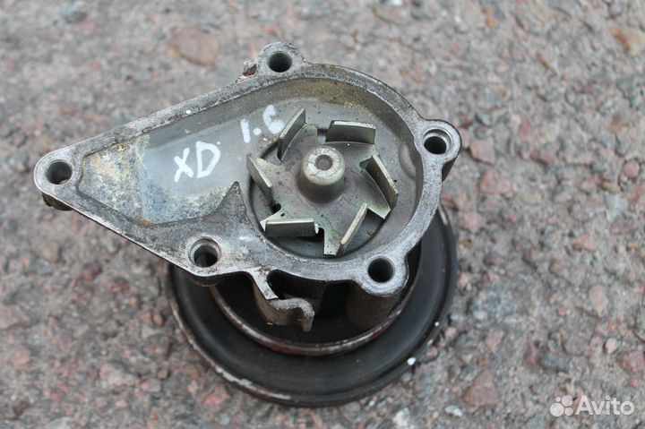 Помпа Hyundai Elantra 3 XD G4ED