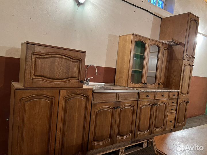 Кухонный гарнитур дубовый