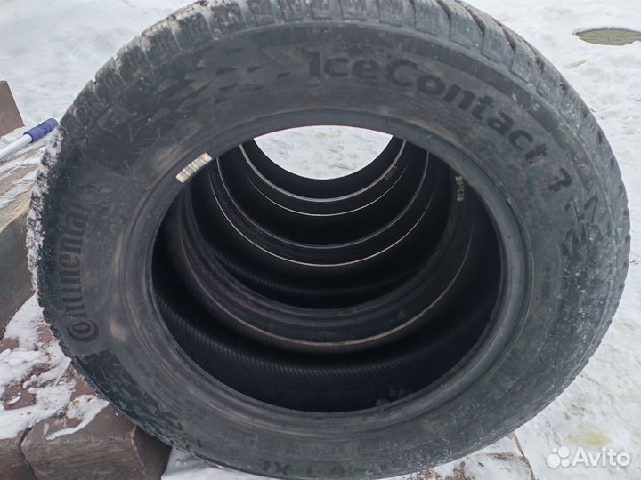 Continental IceContact 3 215/60 R16 99T