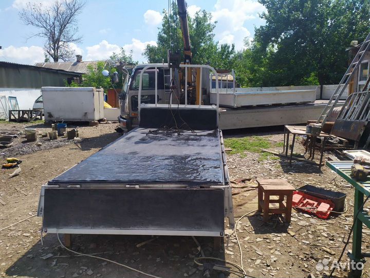 Борта на японец китаец грузовик