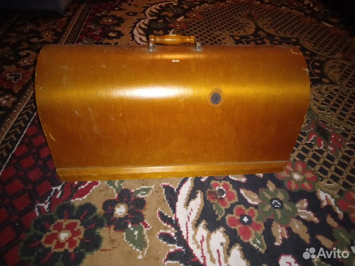 Крышка от швейной машины