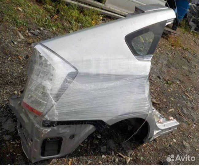 Четверть кузова крыло Toyota Prius 30