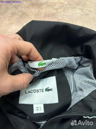 Ваш стиль с ветровкой Lacoste