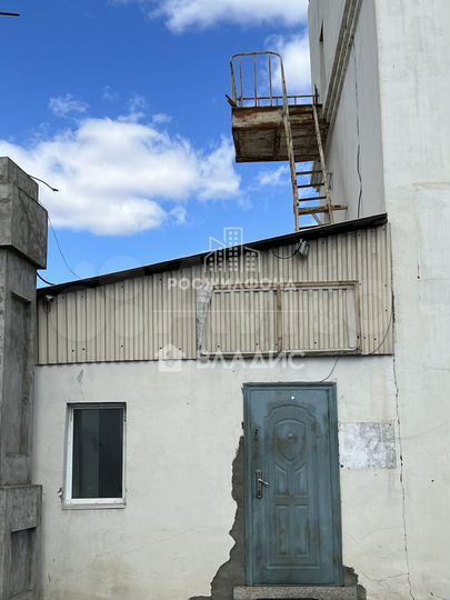 Продам здание, 2106.8 м²