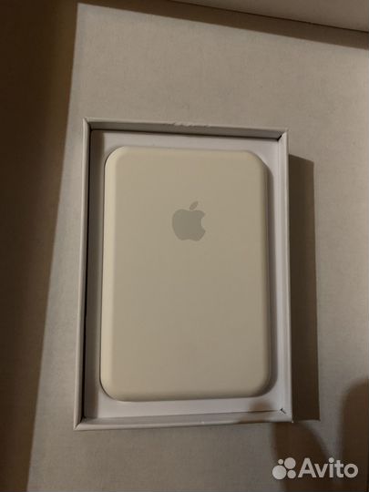 Павербанк apple