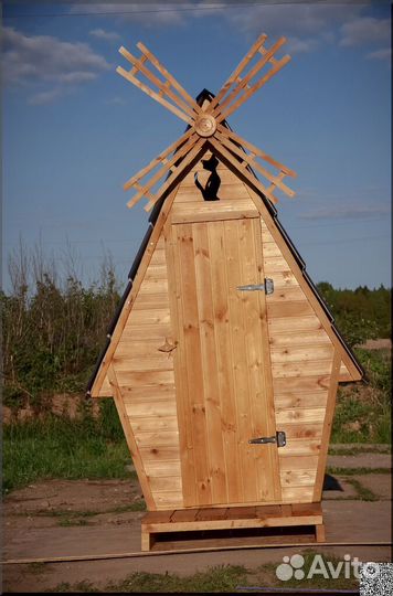 Дачный туалет деревянный