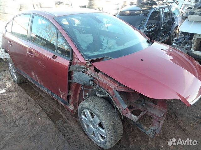 Разбираю на запчасти Citroën C4 5дв 2.0 МКПП