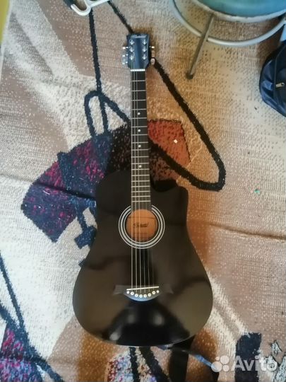 Акустическая гитара