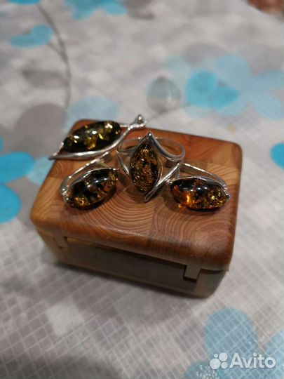 Серьги с янтарем