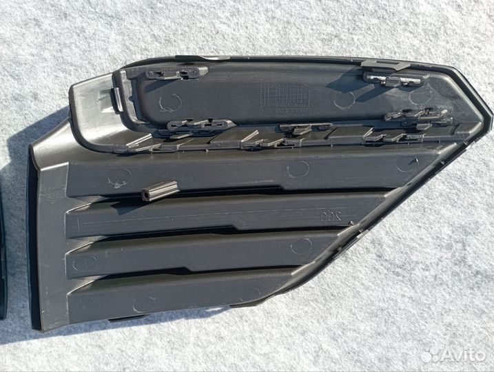 Решетка бампера Geely Atlas Pro