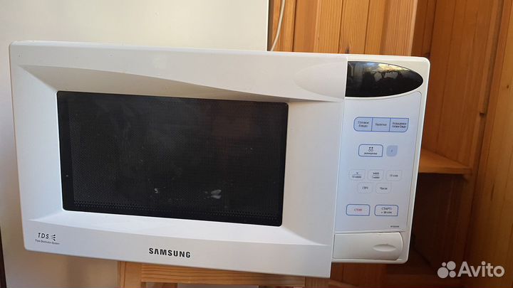 Микроволновая печь Samsung M1833NR