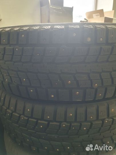 Dunlop SP Winter Ice 01 215/60 R17 96T