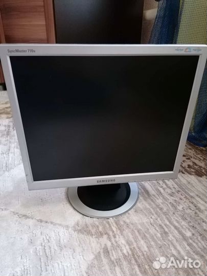 Монитор Samsung