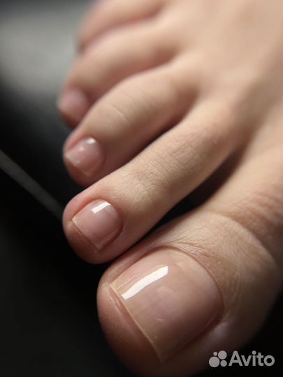 Маникюр педикюр