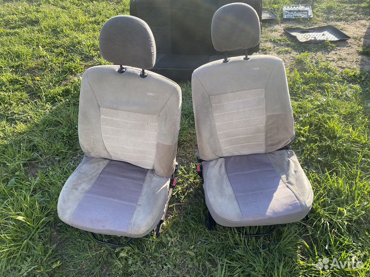 Сиденья рено сандеро 1
