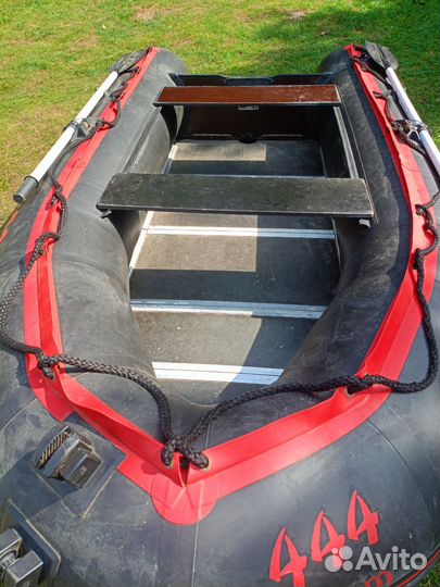 Лодка Корсар 350