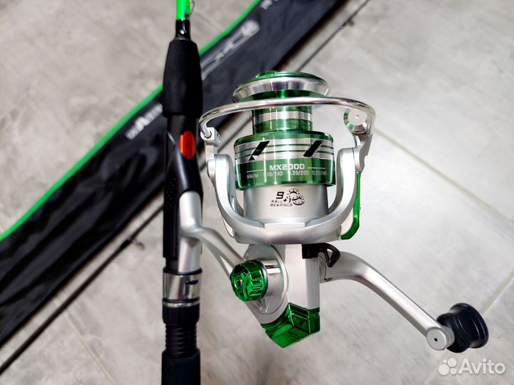Спиннинг с катушкой зеленый