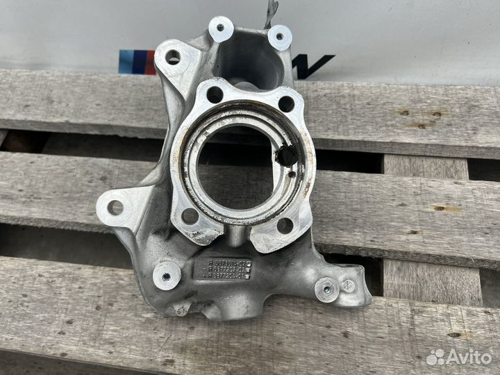 Кулак поворотный правый BMW Z4 G29 опора цапфа L