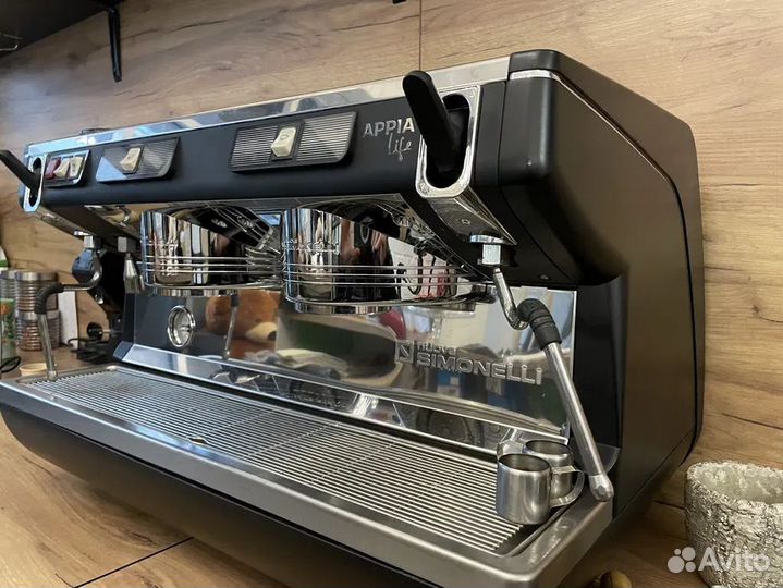 Профессиональная кофемашина Nuova Simonelli Appia