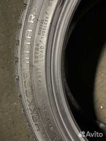 Nokian Tyres Hakkapeliitta R3 215/45 R17