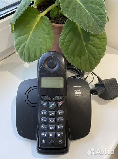 Телефоны кнопочные и радио-телефоны