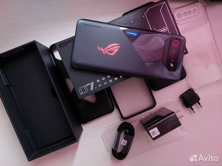 ASUS ROG Phone 7, 8/256 ГБ