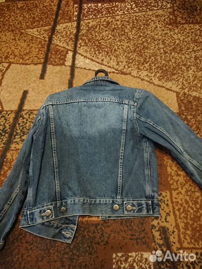 Джинсовая куртка