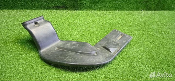 Воздуховод передний правый Ford Focus 2 седан 1.8