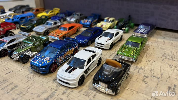 Коллекционные машинки Hot Wheels