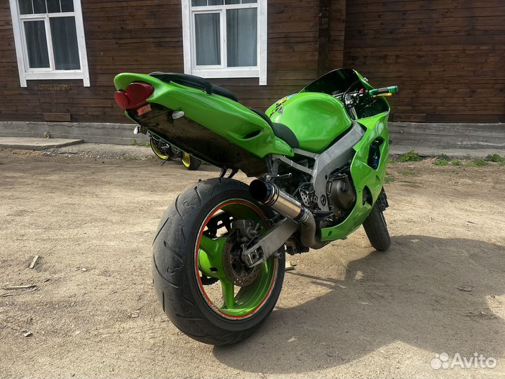 Kawasaki ZX9R