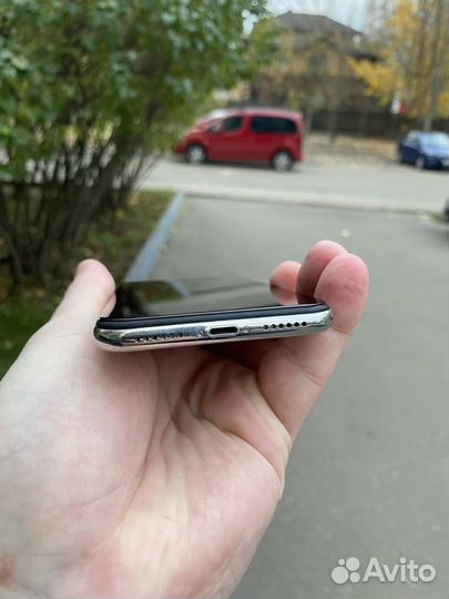 iPhone X, 64 ГБ