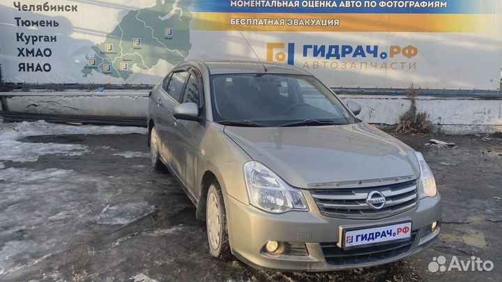 Моторчик стеклоочистителя передний Nissan Almera