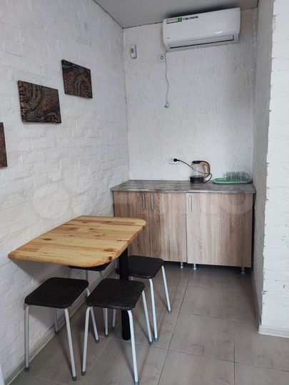 Комната 24 м² в 5-к., 1/2 эт.