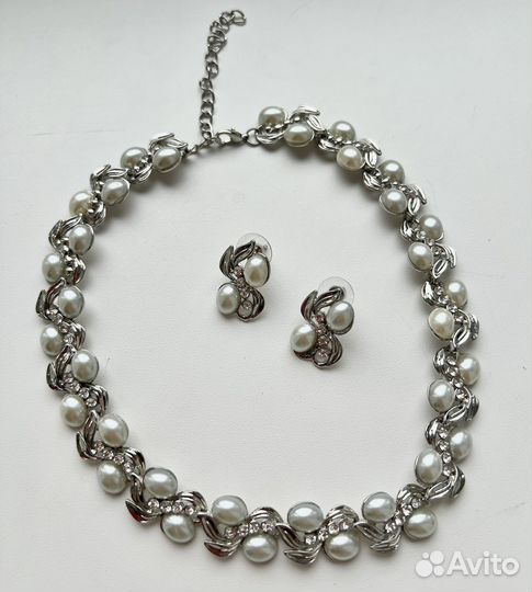 Комплект бижутерии под жемчуг