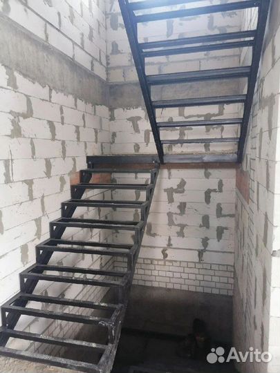 Лестница на металлокаркасе. От производителя