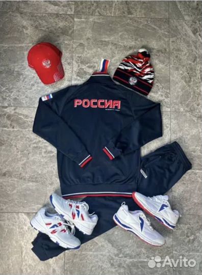 Спортивный костюм