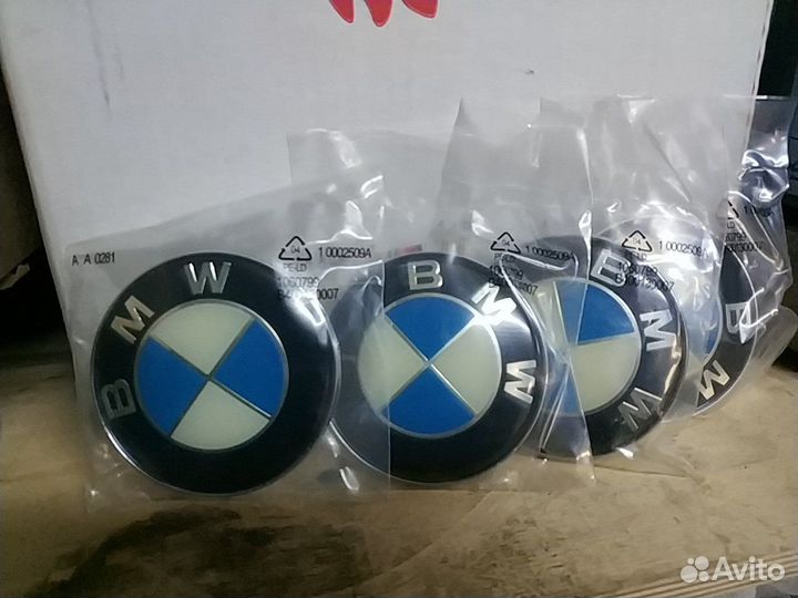 Эмблема BMW на капот, крышку багажника